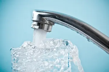 Salerno, stop all'acqua il 3 e 4 novembre 2026: ecco le strade interessate e gli orari delle interruzioni