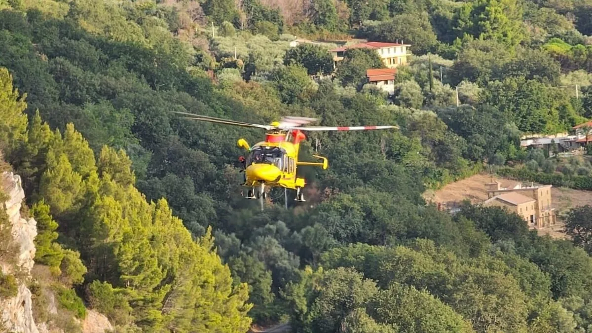 Incidente in Costiera Amalfitana, 24enne cade in mountain bike a Scala: soccorso in elicottero e trasportato al Ruggi