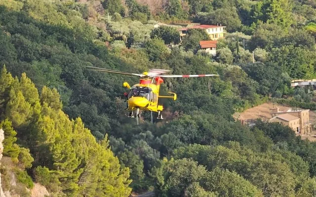 Incidente in Costiera Amalfitana, 24enne cade in mountain bike a Scala: soccorso in elicottero e trasportato al Ruggi