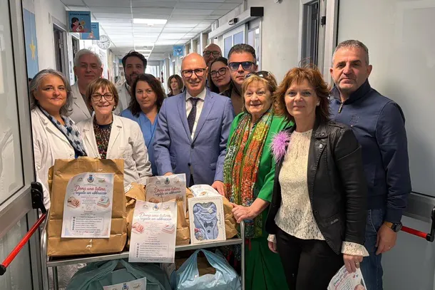 Montecorvino Rovella, 313 indumenti donati ai neonati del Ruggi di Salerno: successo per l'iniziativa solidale