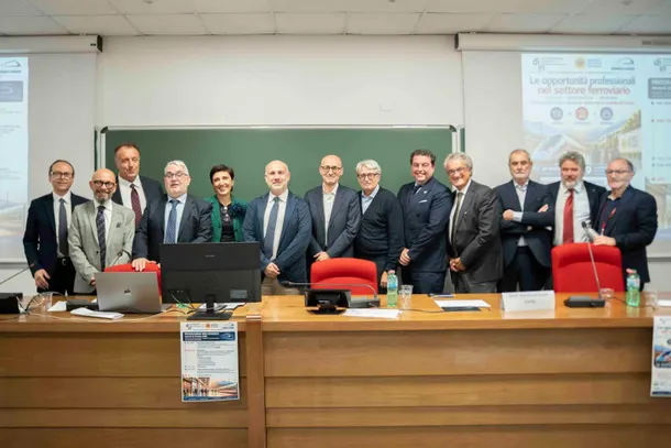 Università di Salerno, oltre 400 studenti all'incontro con le aziende ferroviarie: nuove opportunità di lavoro e carriera per i giovani