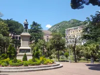 Allestimento delle Luci d'Artista a Salerno: ordinanza di chiusura temporanea per la Villa Comunale fino al 3 novembre