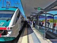 Luci d'Artista 2026/2027 a Salerno, metropolitana potenziata per 25 giorni: corse straordinarie e treni più capienti