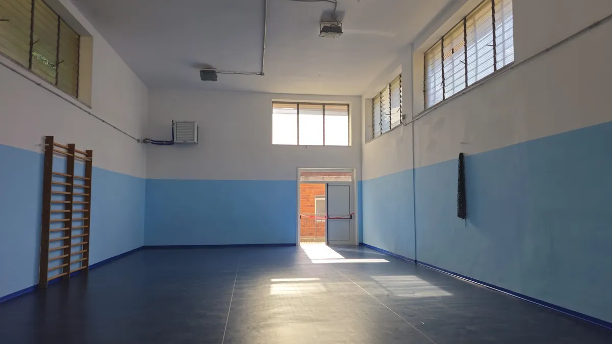 Inaugurata dal sindaco De Luca la palestra del plesso Buonocore in via Calenda a Salerno