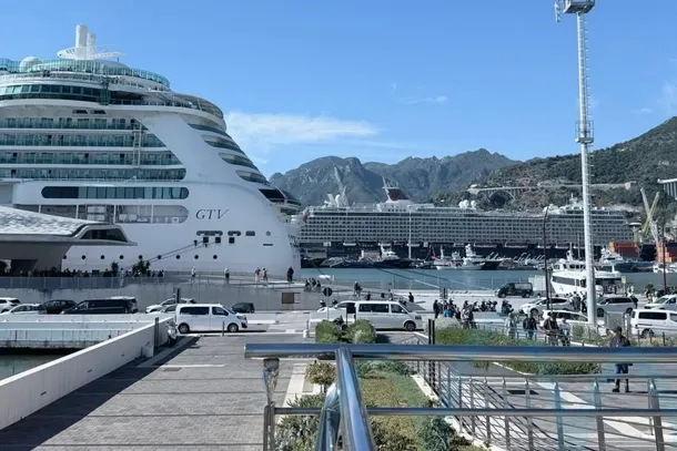 Doppio approdo al porto di Salerno: quasi 5mila crocieristi in città a bordo della Mein Schiff 4 e della Brilliance of the Seas