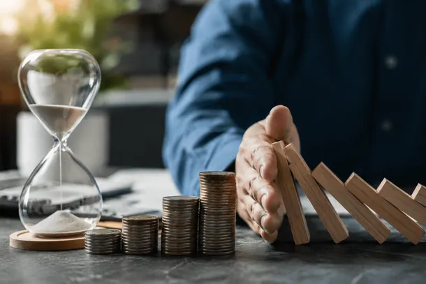 Stangata credito al consumo: famiglie italiane travolte dai debiti per battere l'inflazione