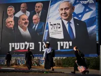 Elezioni in Israele, Netanyahu primo partito ma senza maggioranza: 56 seggi contro i 48 di Eisenkot, affluenza record al 77,7%