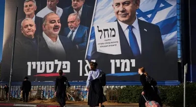 Elezioni in Israele, Netanyahu primo partito ma senza maggioranza: 56 seggi contro i 48 di Eisenkot, affluenza record al 77,7%