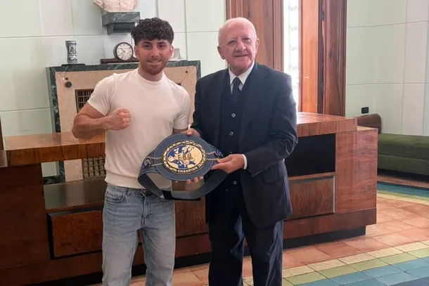 Salerno sul tetto d'Europa: il pugile Francesco De Rosa è campione EBU Gold, gli auguri di De Luca