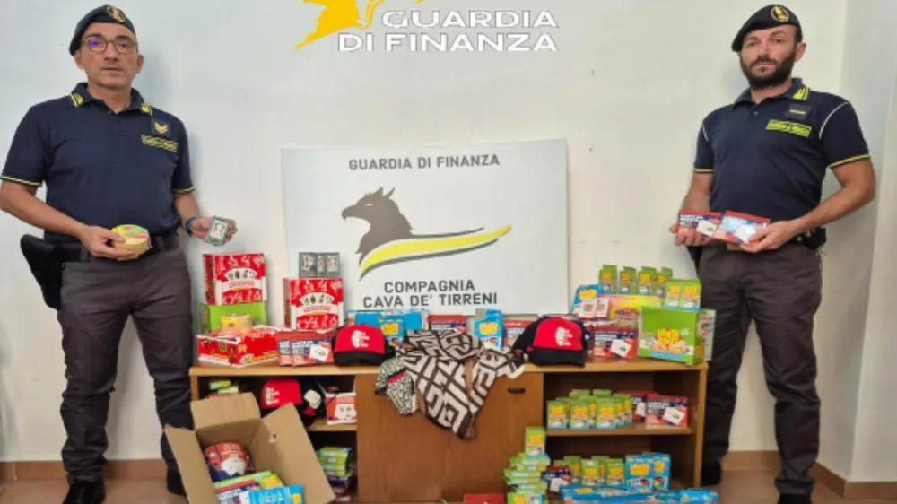 "Ravioli Squishy" con sostanza acida all'interno: la scoperta a Pagani, scatta il maxi sequestro di prodotti contraffatti e non sicuri