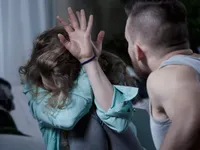 Pontecagnano Faiano, moglie denuncia violenze e minacce: marito arrestato dai carabinieri