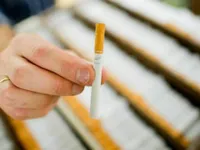 Sigarette, nel 2027 previsti due aumenti: i rincari scattano a gennaio e luglio, le stime sui nuovi prezzi