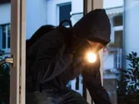 Sarno, colpo notturno in pizzeria: sottratti pochi euro, danni per oltre 13mila