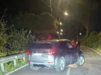 Incidente nella notte a Giffoni Sei Casali: auto sbanda contro il guard rail, ferita una donna e bimbi in ospedale