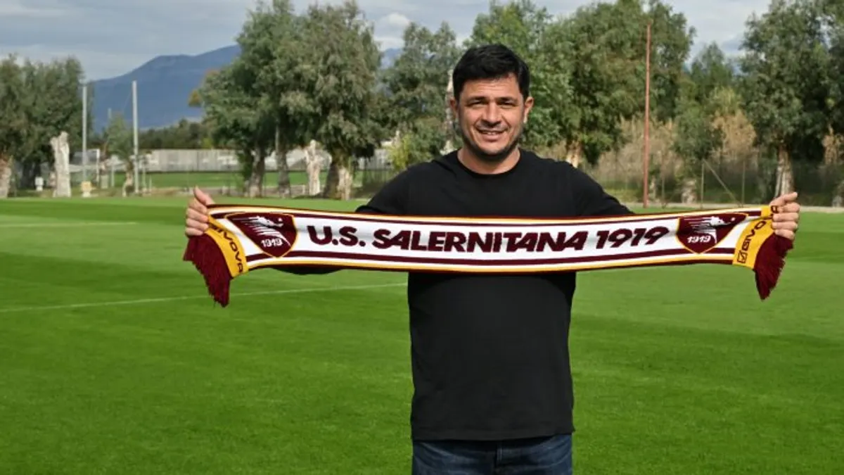 Salernitana, ufficiale Vito Di Bari nuovo allenatore: contratto fino al 2027, ecco il suo staff
