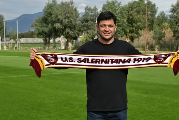 Salernitana, ufficiale Vito Di Bari nuovo allenatore: contratto fino al 2027, ecco il suo staff