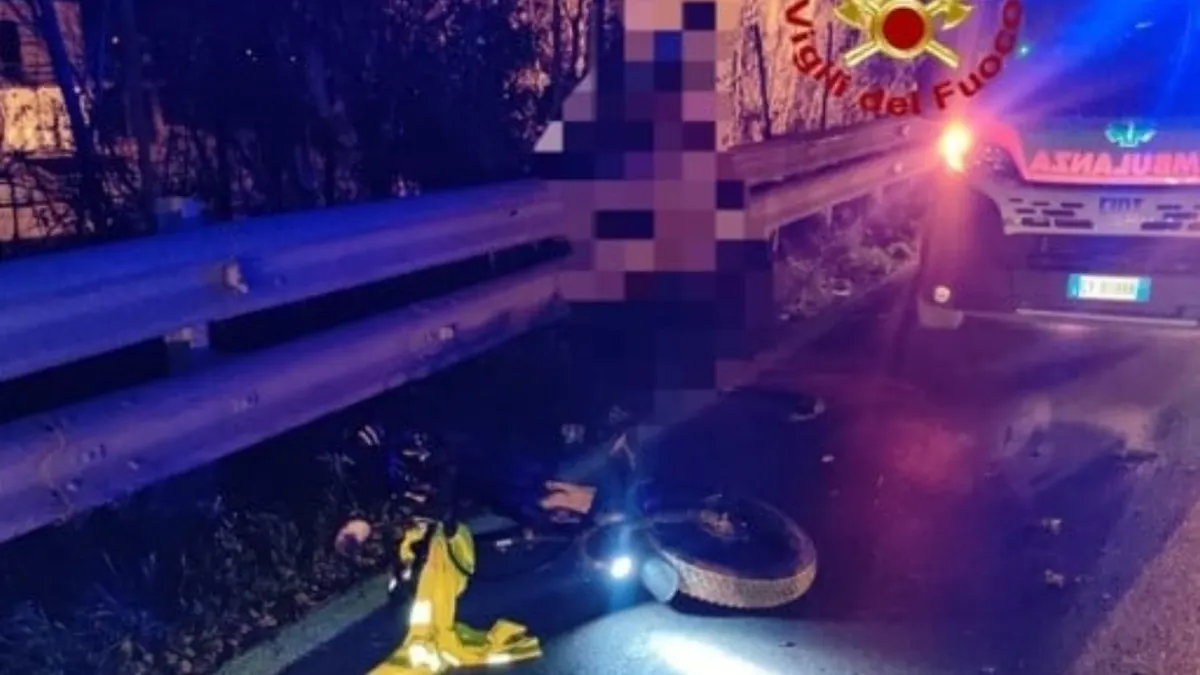 Capaccio Paestum, 22enne investito e ucciso mentre tornava a casa in bici: professore in pensione a processo per omicidio stradale e omissione di soccorso