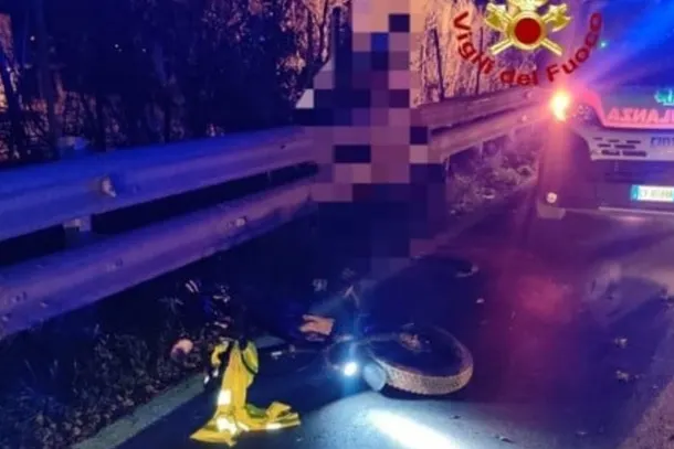 Capaccio Paestum, 22enne investito e ucciso mentre tornava a casa in bici: professore in pensione a processo per omicidio stradale e omissione di soccorso