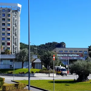 Il Ruggi di Salerno, apre alla stabilizzazione dei precari, anche con partita Iva: i sindacati all'attacco dell'Asl per i ritardi