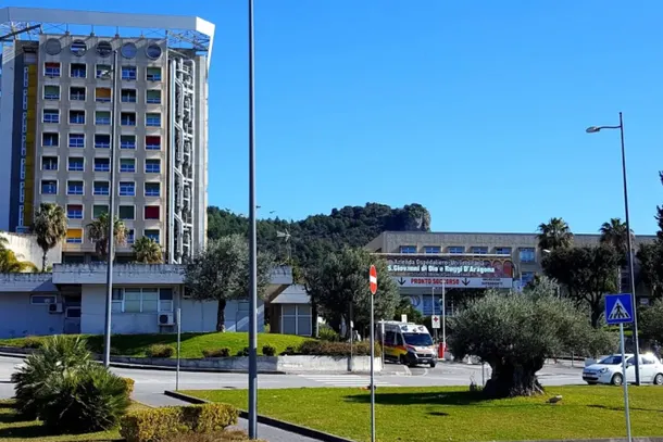 Il Ruggi di Salerno, apre alla stabilizzazione dei precari, anche con partita Iva: i sindacati all'attacco dell'Asl per i ritardi