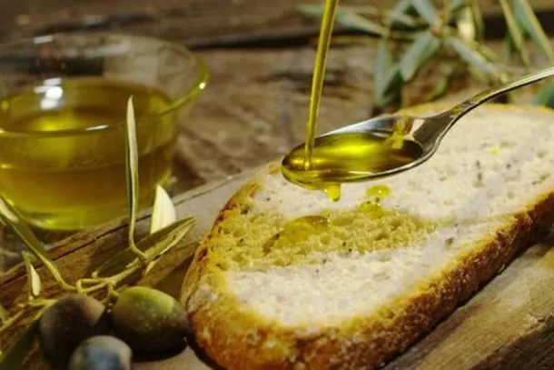 Truffe sull’olio d’oliva, l’allarme del Codacons Cilento